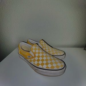 Used white and yellow checkered. Easily washable. Very sustainable.